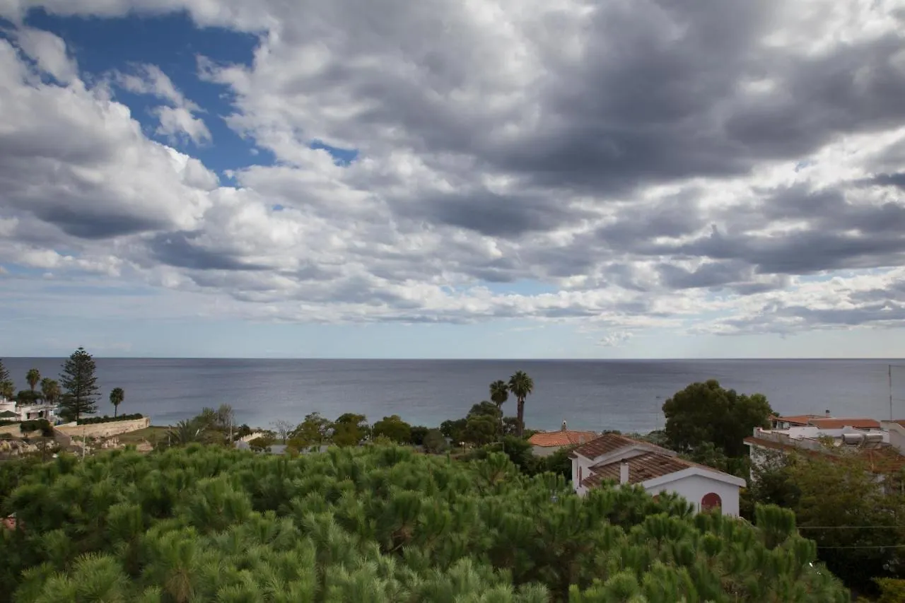 Villa Vega Fontane Bianche Italien