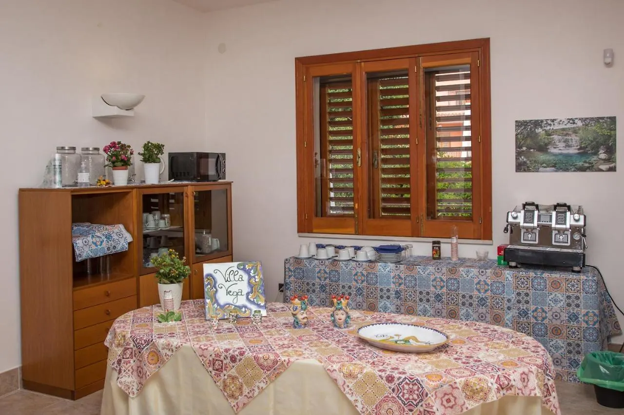 בית הארחה פונטנה ביאנקה Villa Vega איטליה