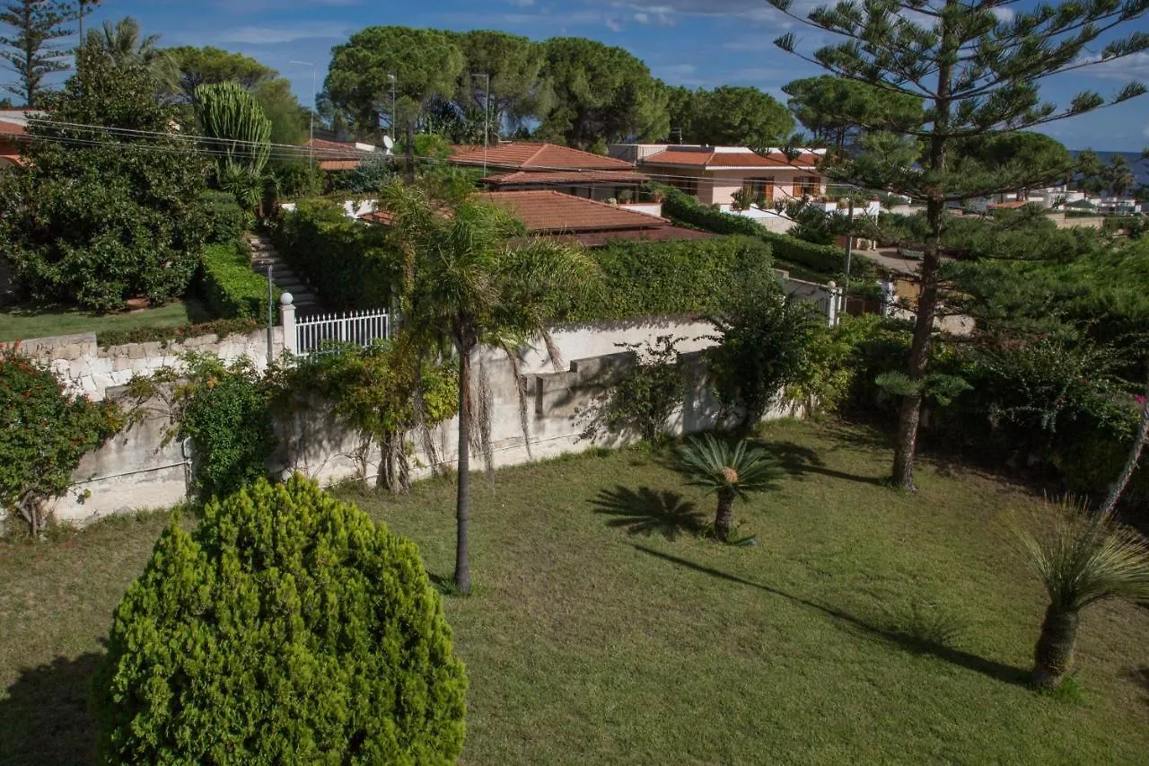 Gasthof Villa Vega Fontane Bianche Italien